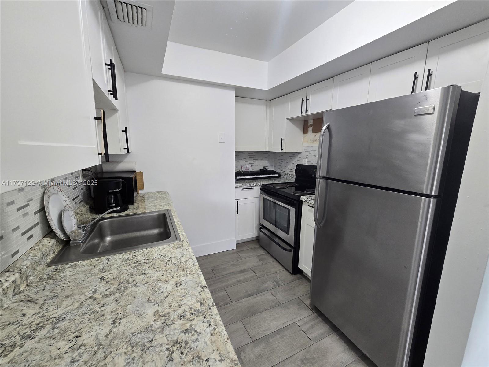 5924 Nw 21st St 49-A, Lauderhill, Miami-Dade County, Florida - 2 Bedrooms  
2 Bathrooms - 
