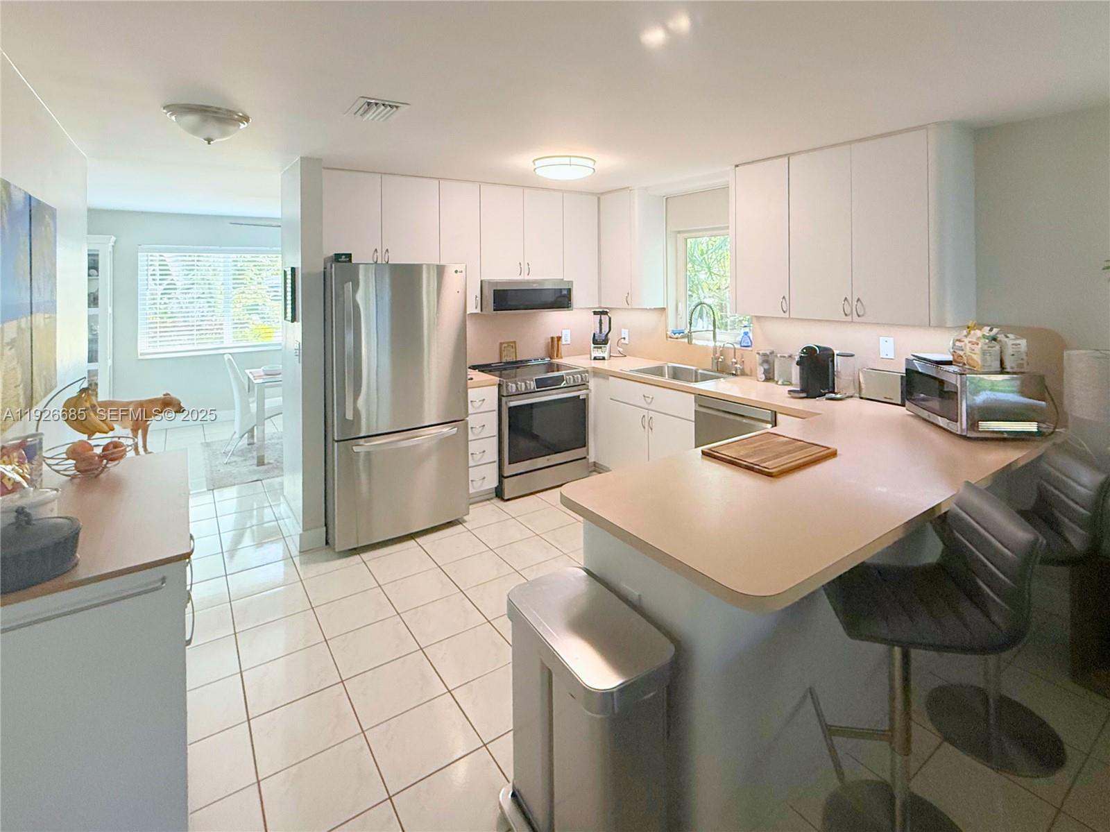 OCEAN ISLE ESTATE - Residential Lease