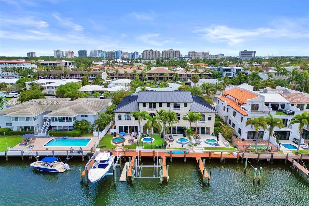 Photo of 2739 NE 15th St, Fort Lauderdale, FL 33304 (MLS # A12006943)