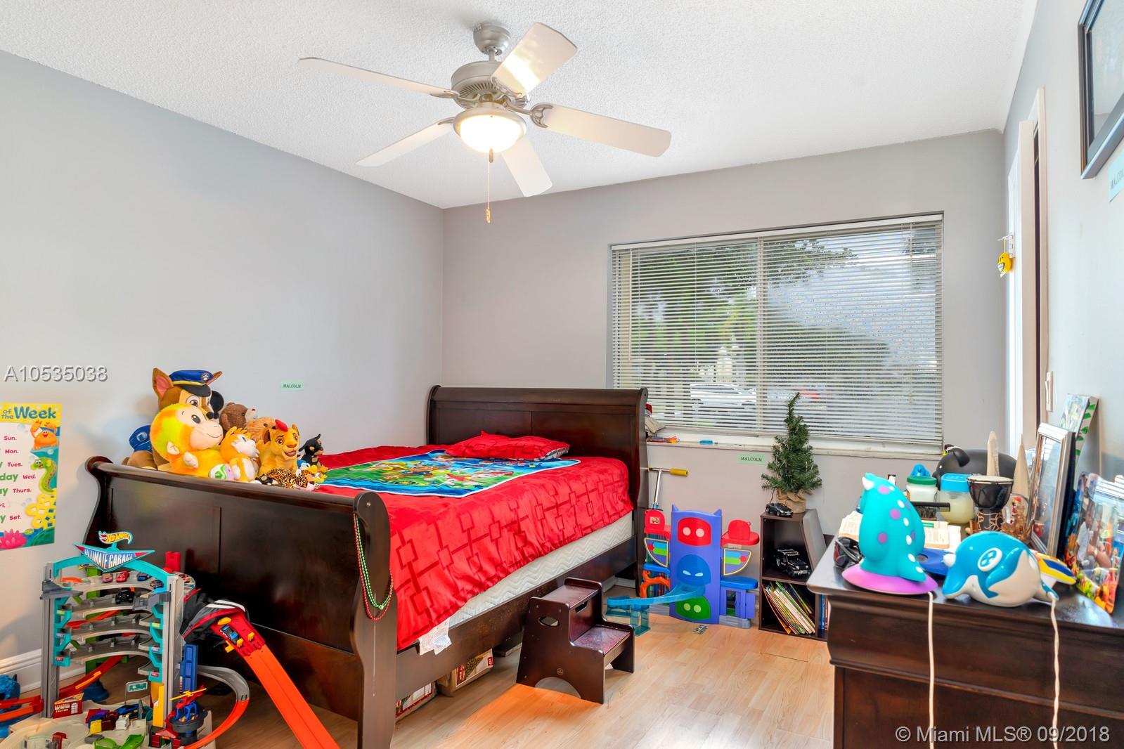 LEXINGTON ON THE GREEN CO - Residential