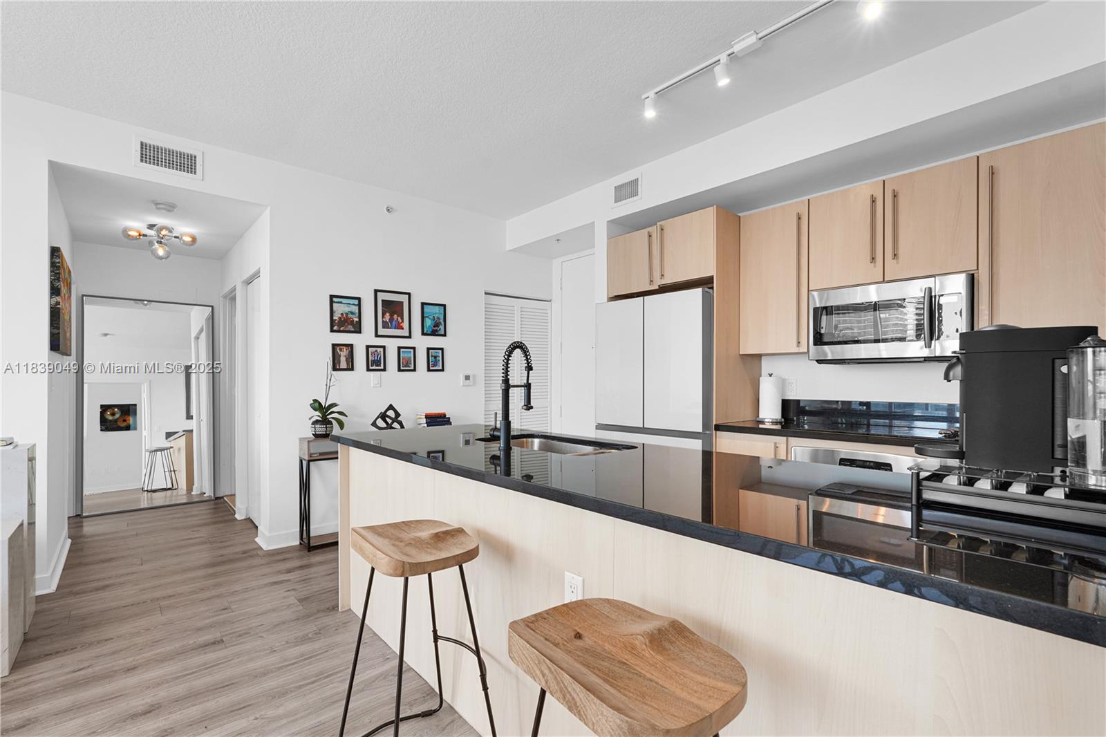 1111 SW 1st Ave 2922-N
