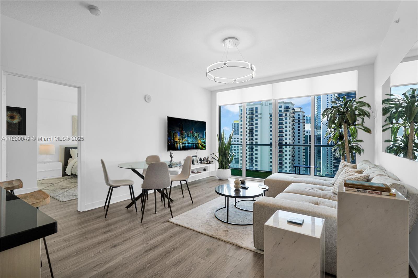 1111 SW 1st Ave 2922-N