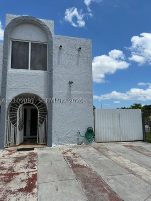 4211 W 10TH LN, HIALEAH, FL 33012 - Image 286efa05c2d720452914e1edf77cf070/391542455