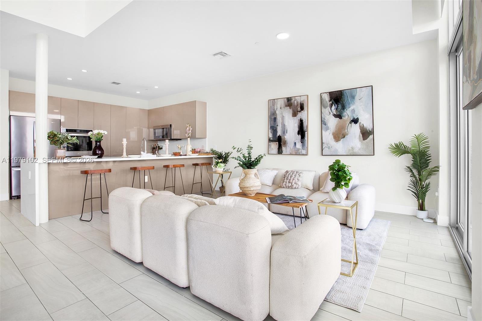 2000 Metropica Way PH02