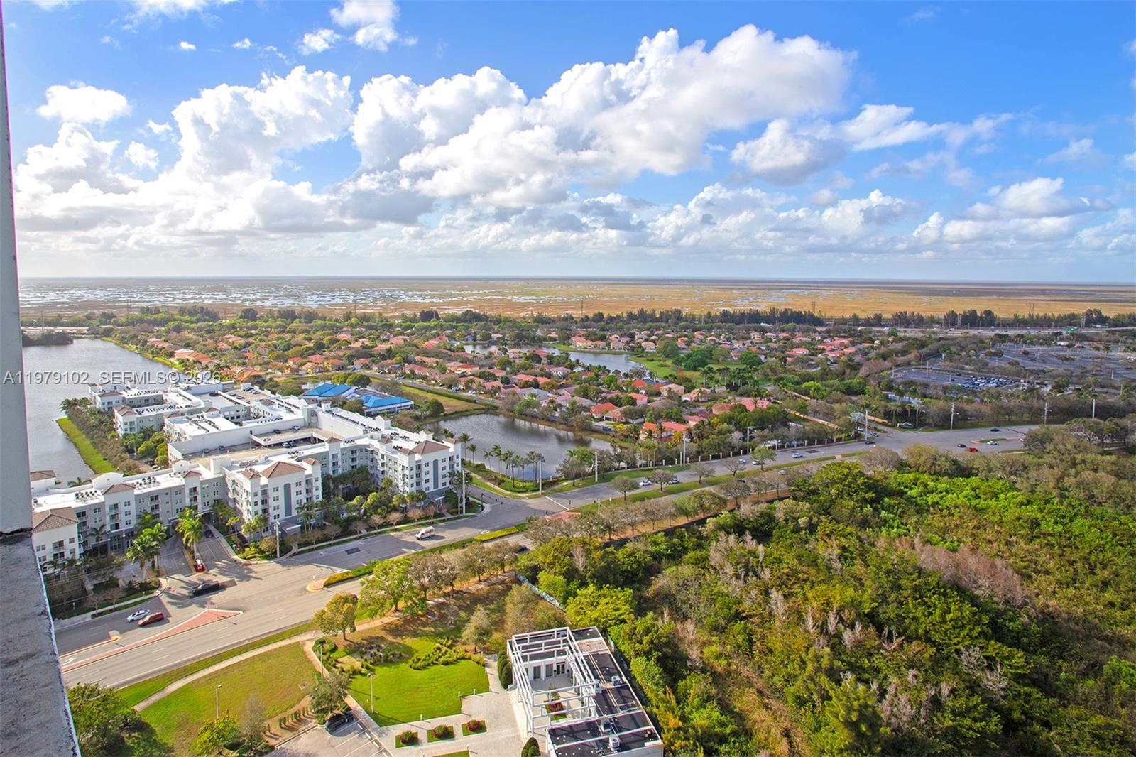 METROPICA NORTH TOWER ONE - Residential