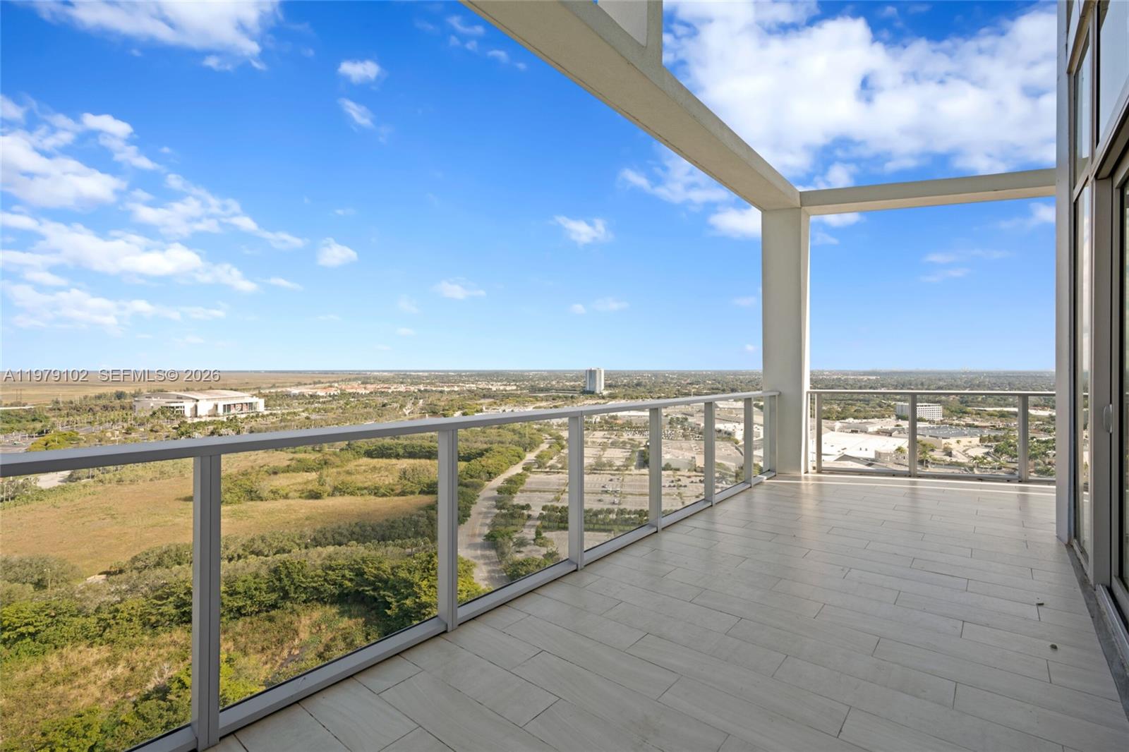 METROPICA NORTH TOWER ONE - Residential