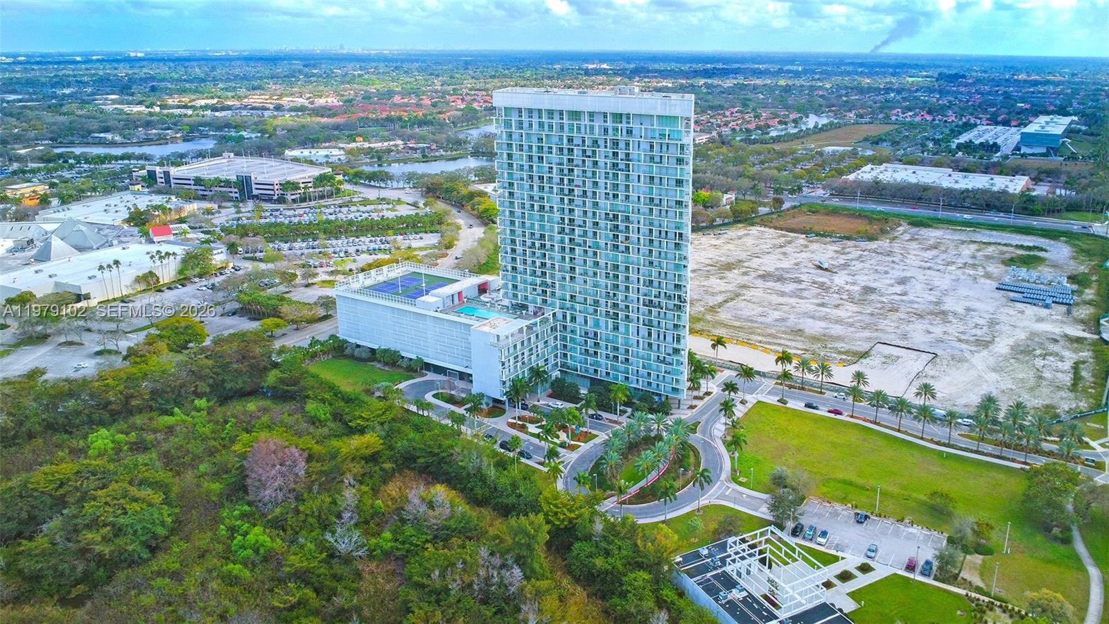 METROPICA NORTH TOWER ONE - Residential