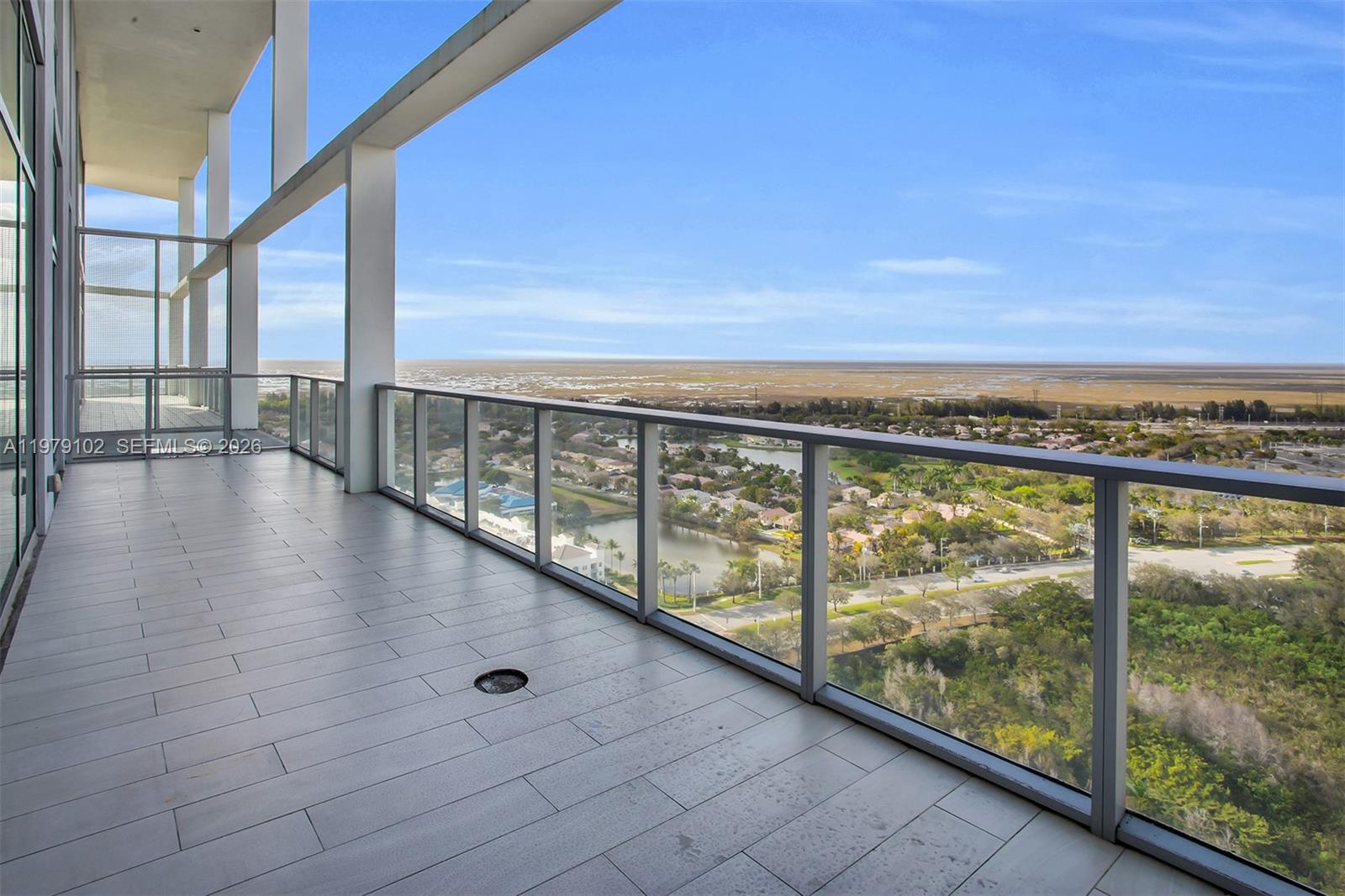 METROPICA NORTH TOWER ONE - Residential