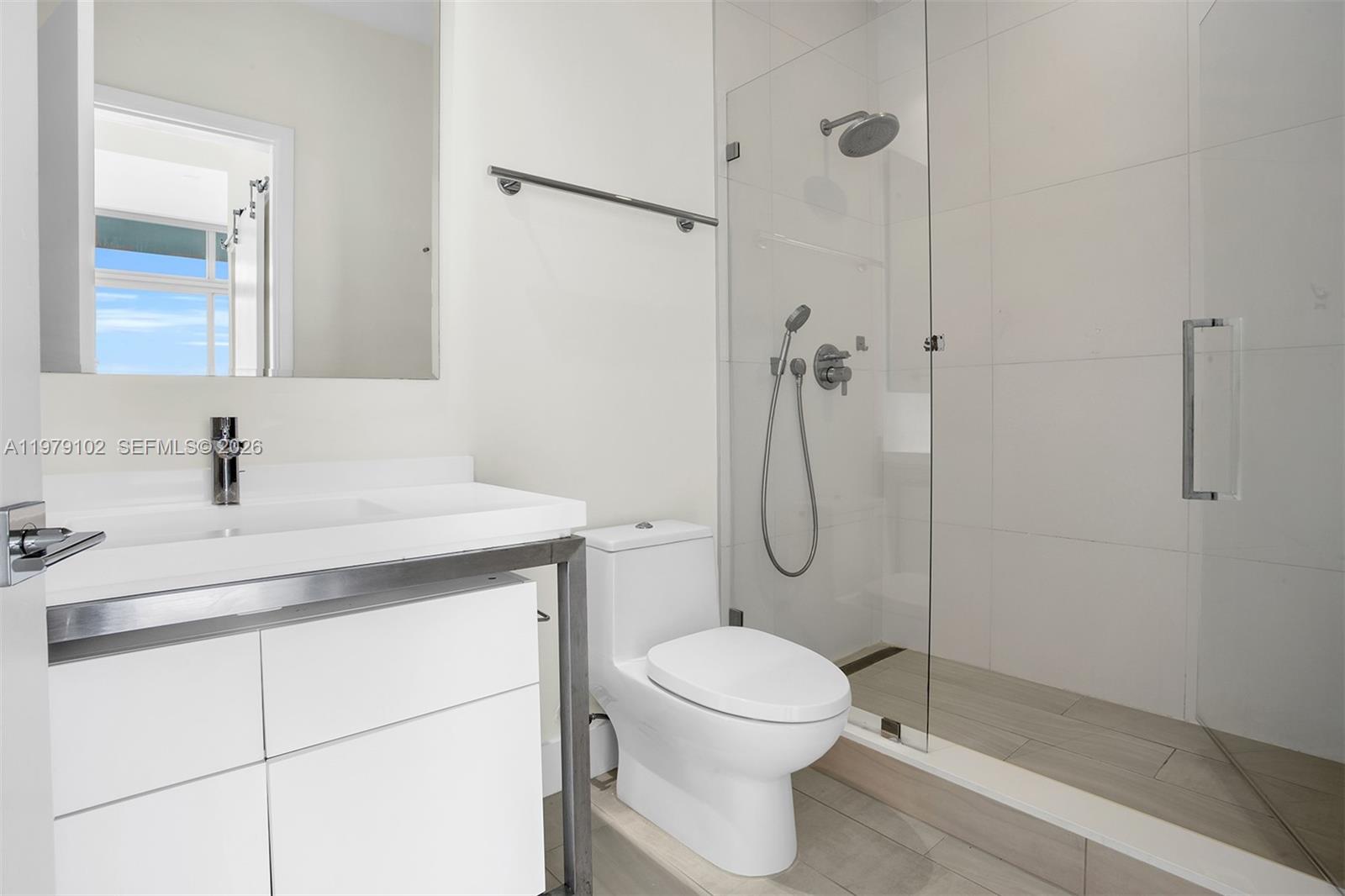 METROPICA NORTH TOWER ONE - Residential