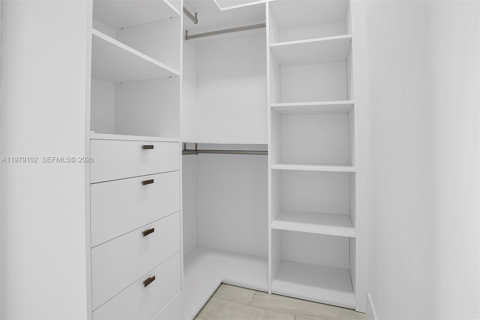 METROPICA NORTH TOWER ONE - Residential