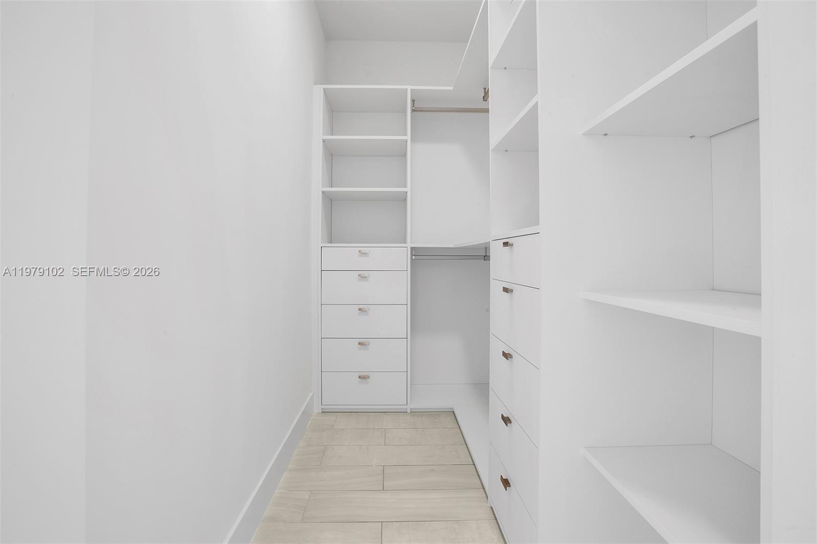 METROPICA NORTH TOWER ONE - Residential