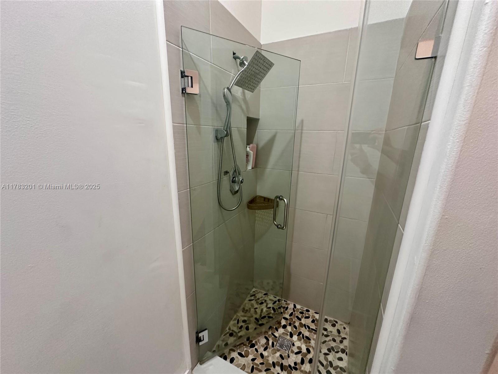 WOODSIDE ESTATES - Residential