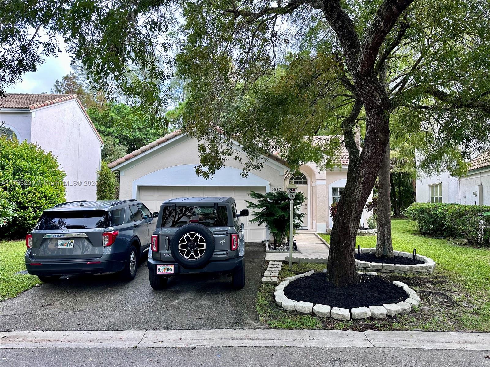 WOODSIDE ESTATES - Residential