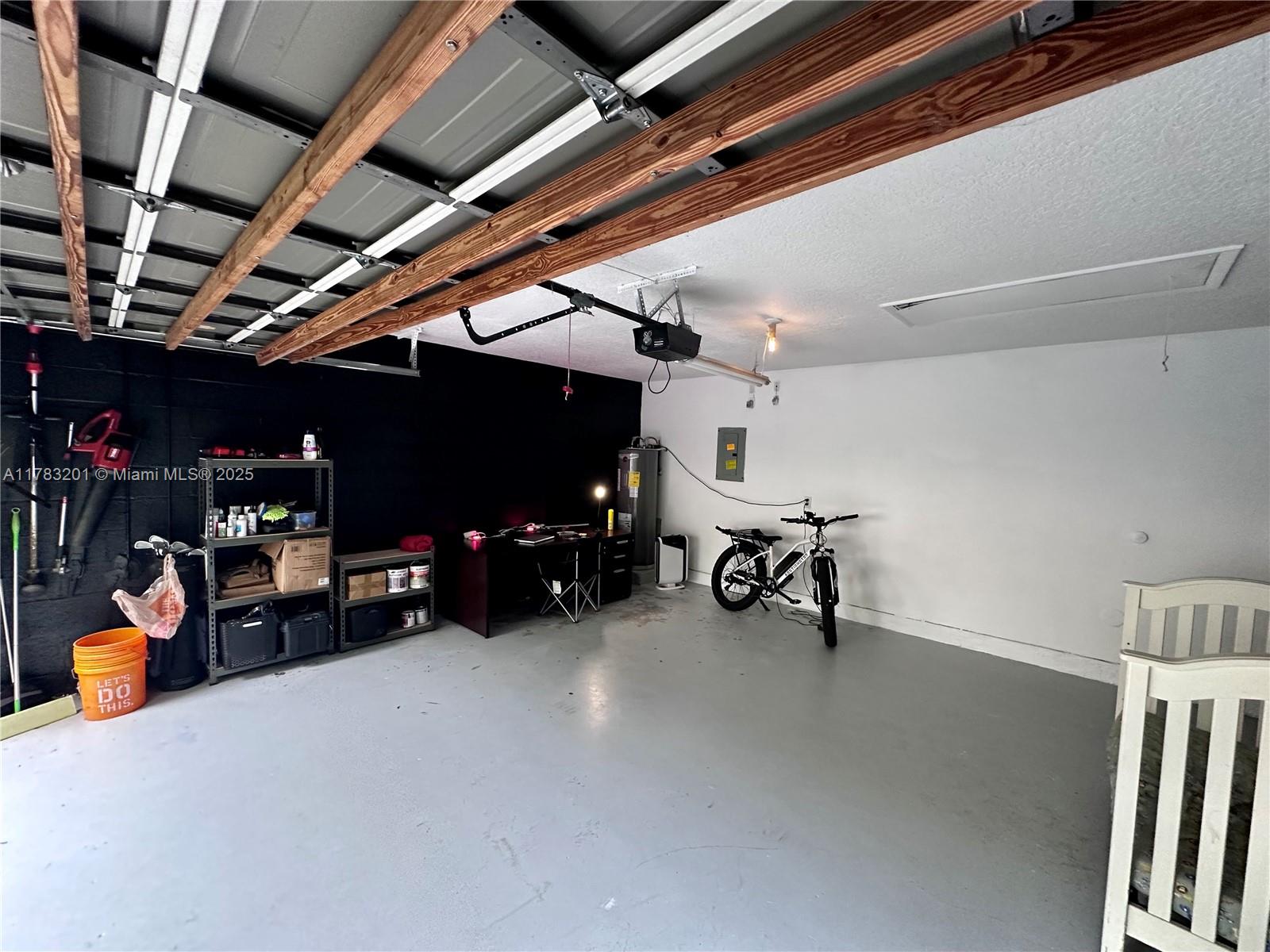 WOODSIDE ESTATES - Residential