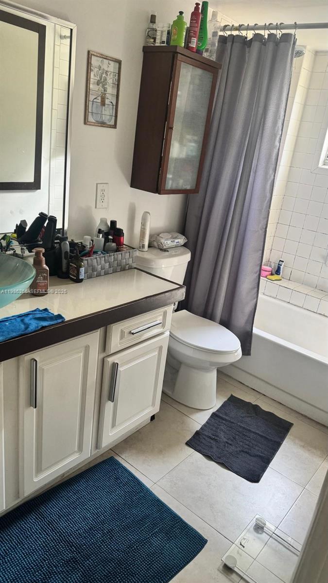 LAS VISTAS AT DORAL CONDO - Residential