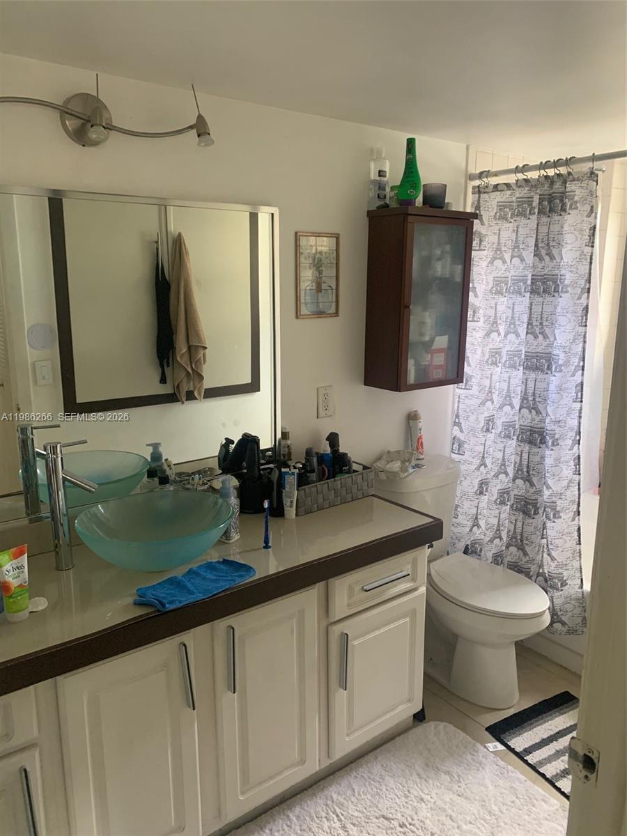 LAS VISTAS AT DORAL CONDO - Residential