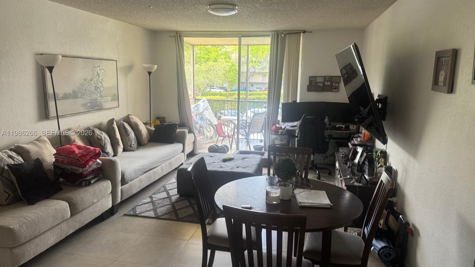 LAS VISTAS AT DORAL CONDO - Residential