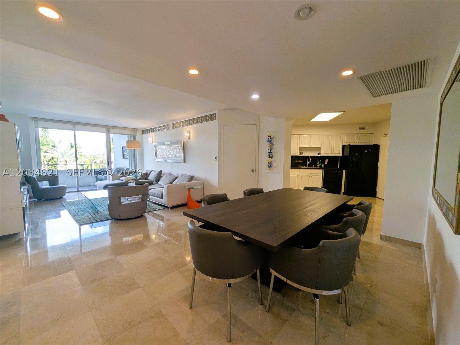 5161 Collins Ave 518