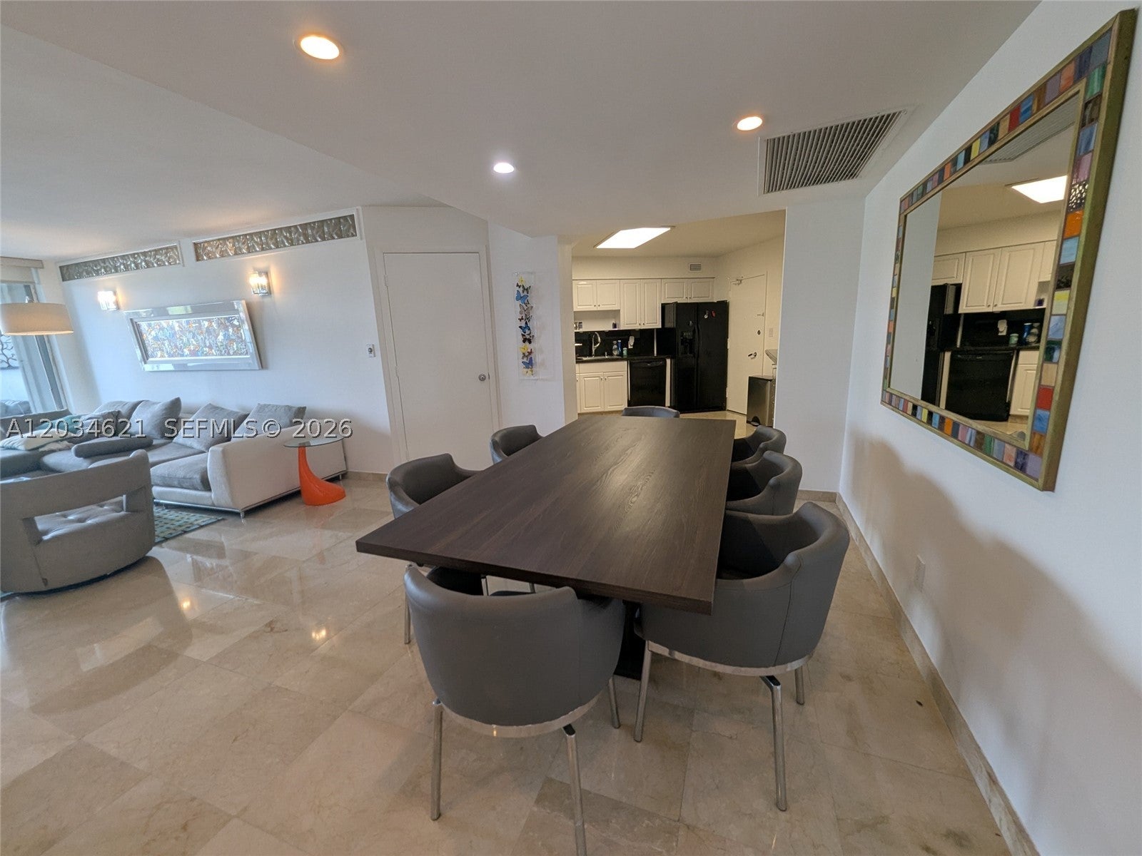 5161 Collins Ave 518