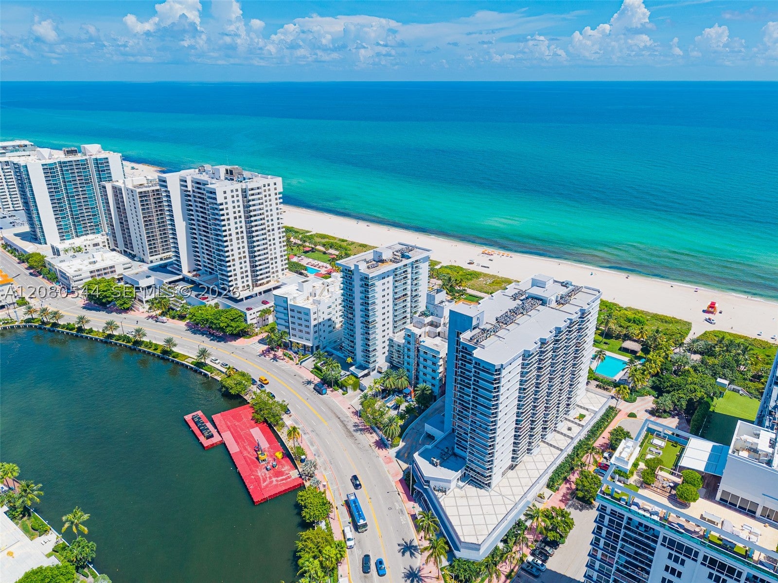 2401 Collins Ave 712