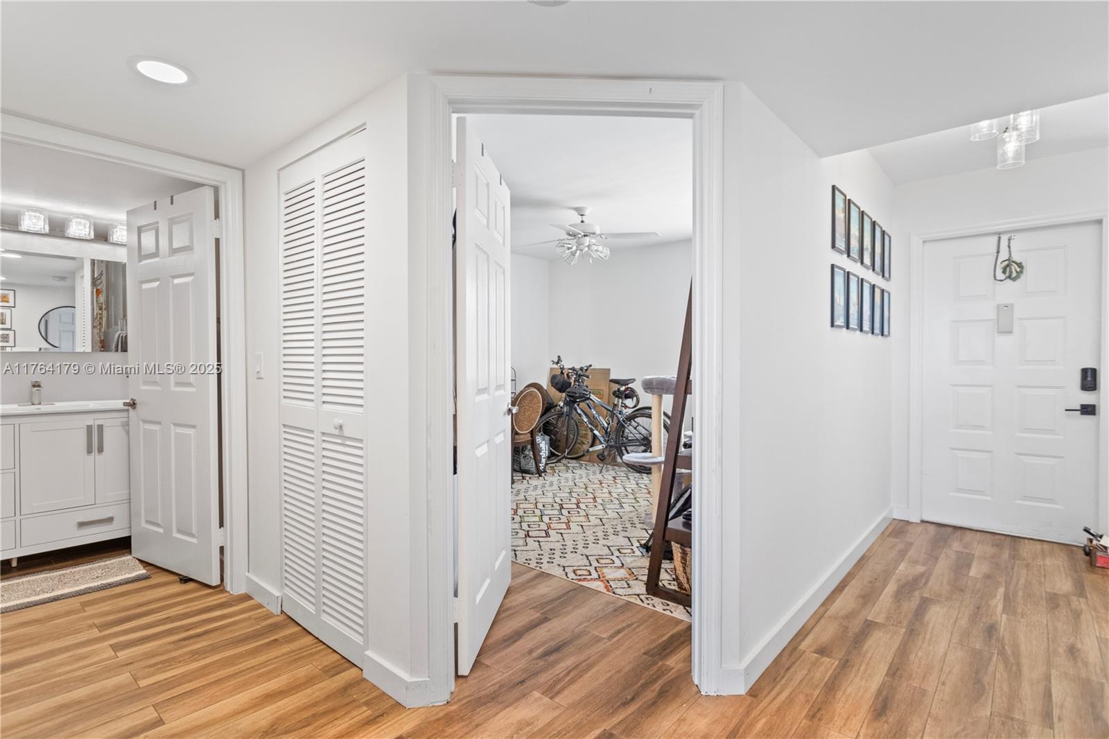 TRENT CONDOMINIUM E - Residential