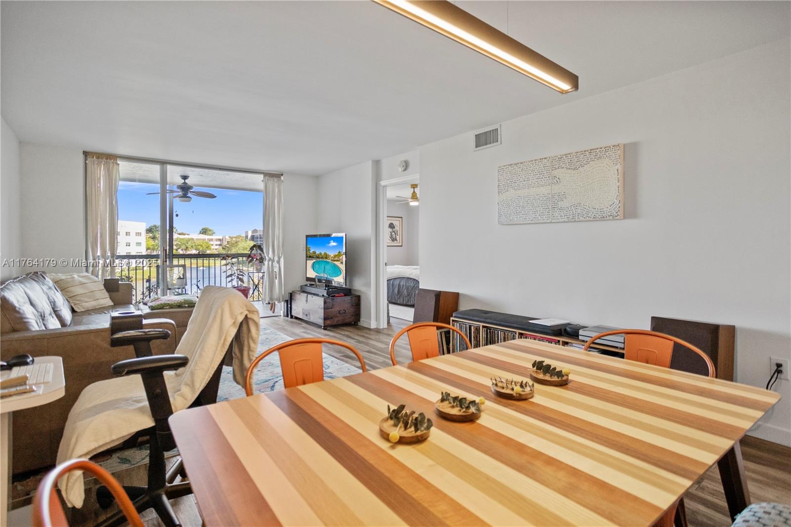 TRENT CONDOMINIUM E - Residential