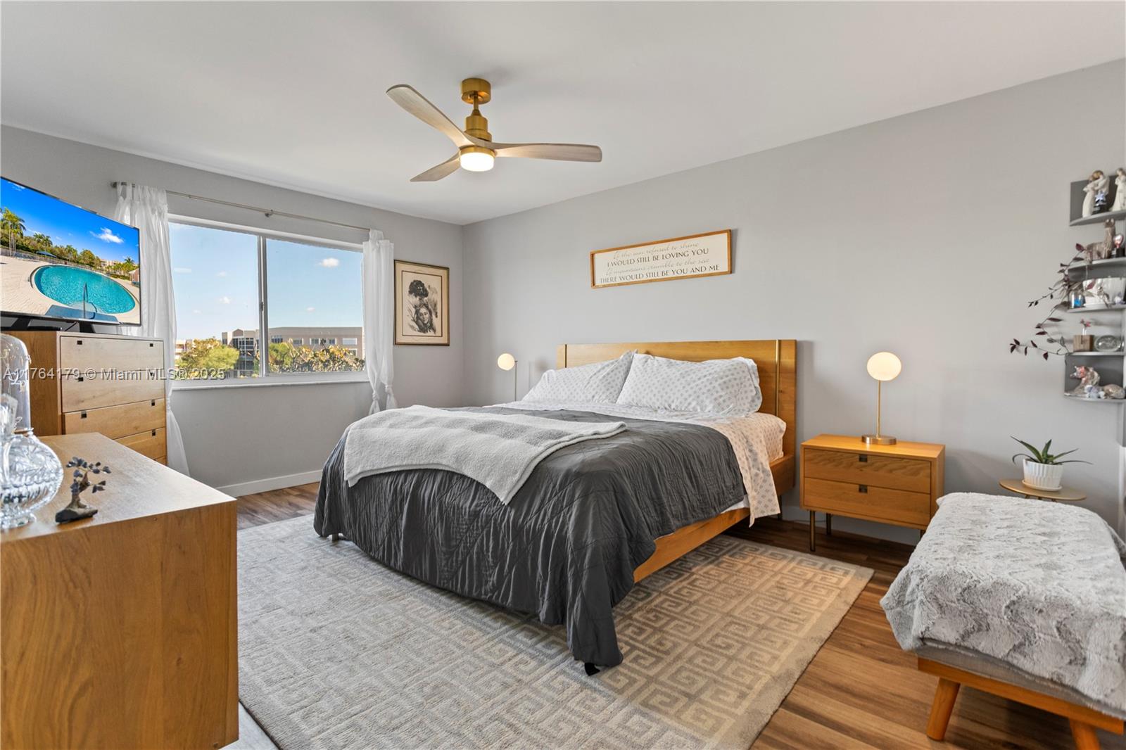 TRENT CONDOMINIUM E - Residential