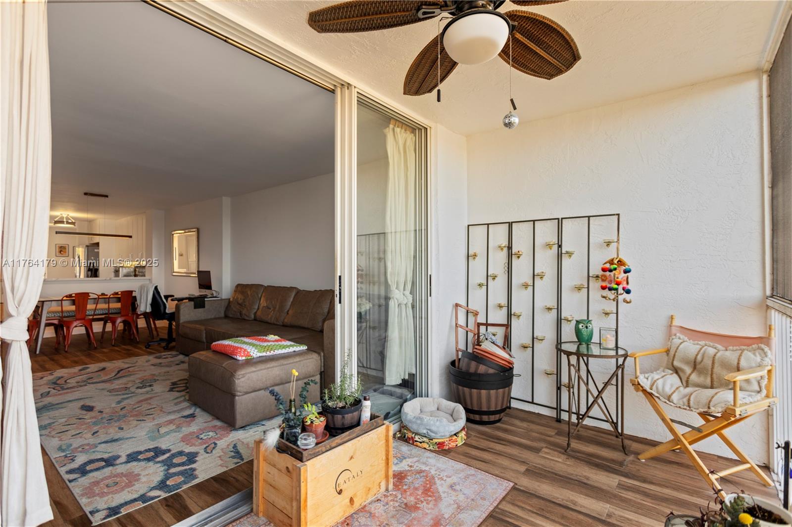 TRENT CONDOMINIUM E - Residential