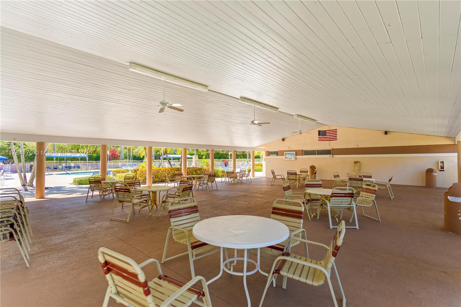 TRENT CONDOMINIUM E - Residential