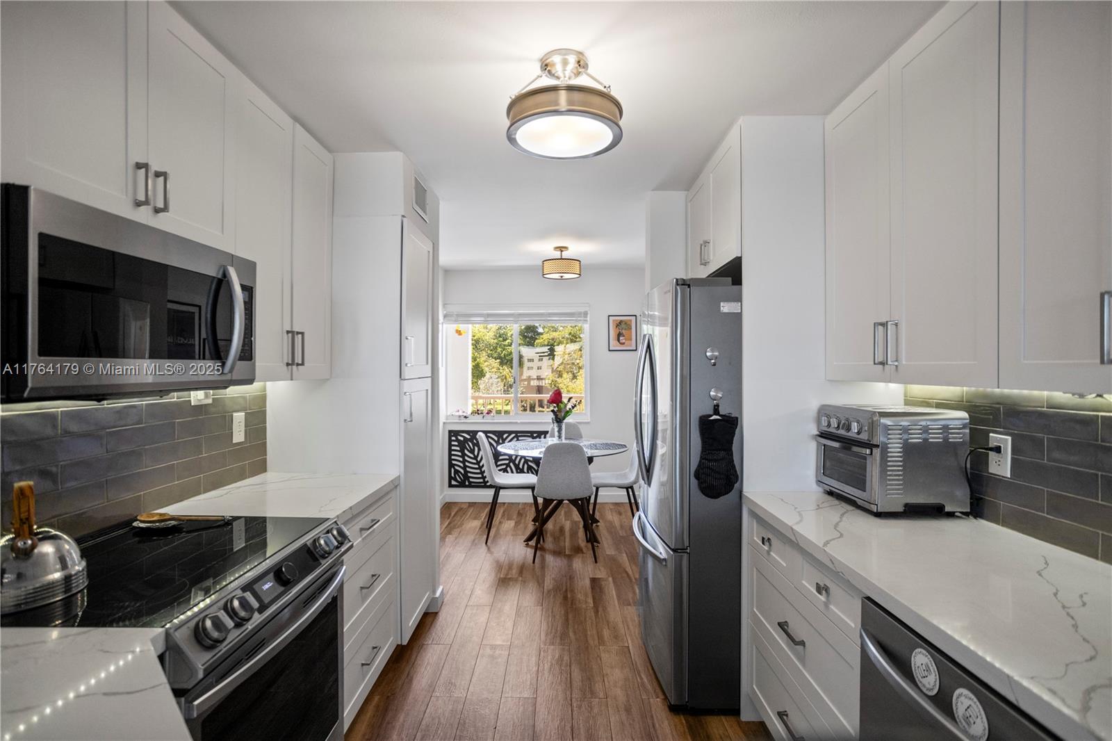 TRENT CONDOMINIUM E - Residential