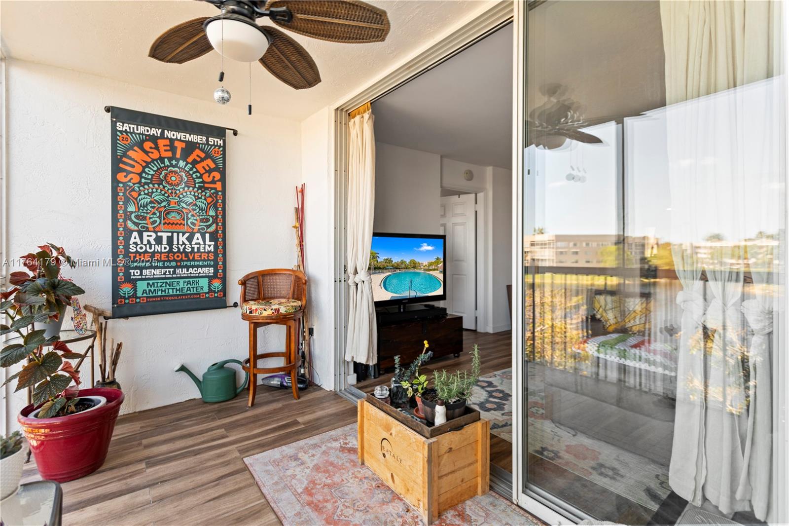 TRENT CONDOMINIUM E - Residential