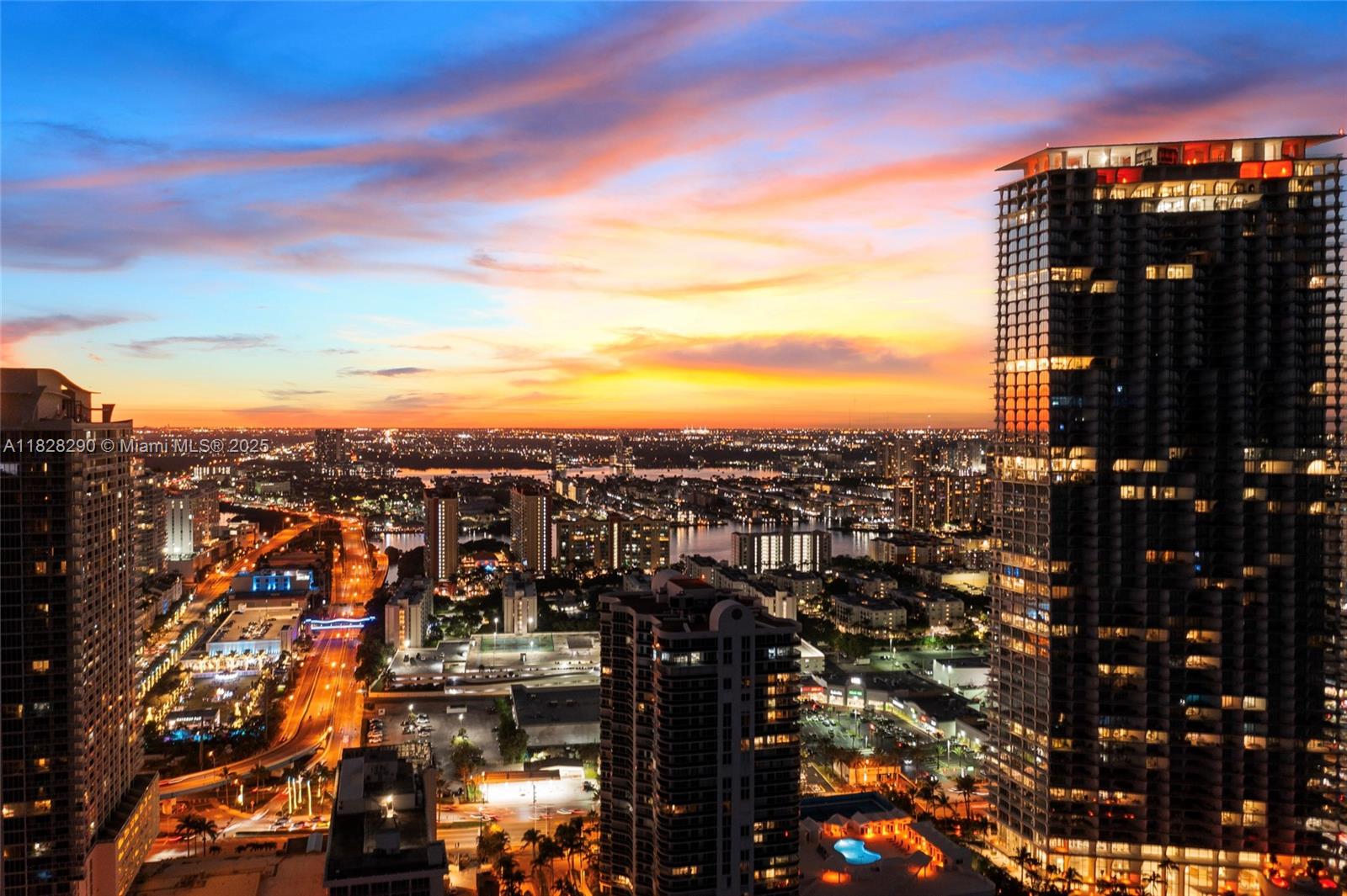 JADE SIGNATURE CONDO - Residential