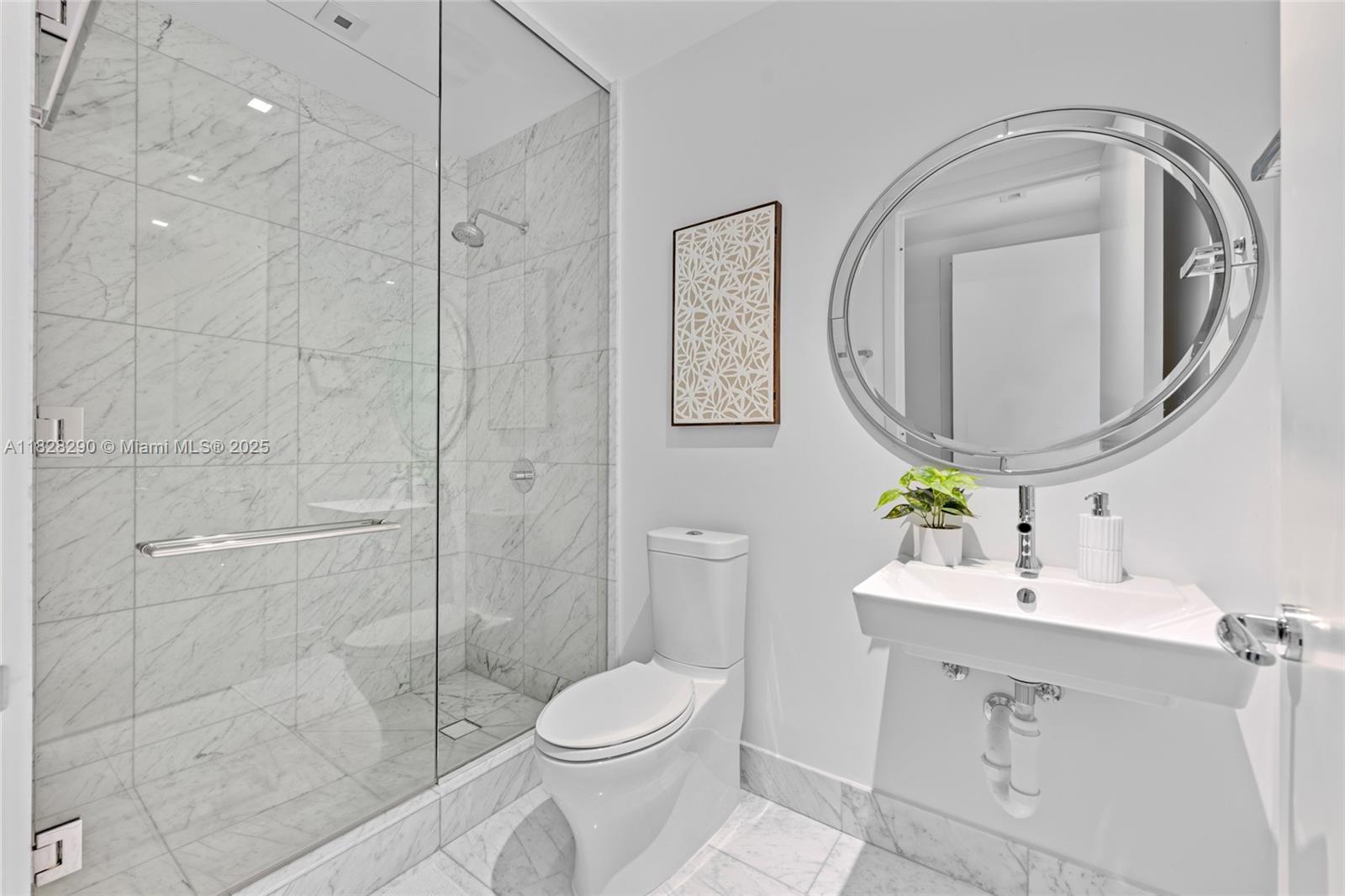 JADE SIGNATURE CONDO - Residential