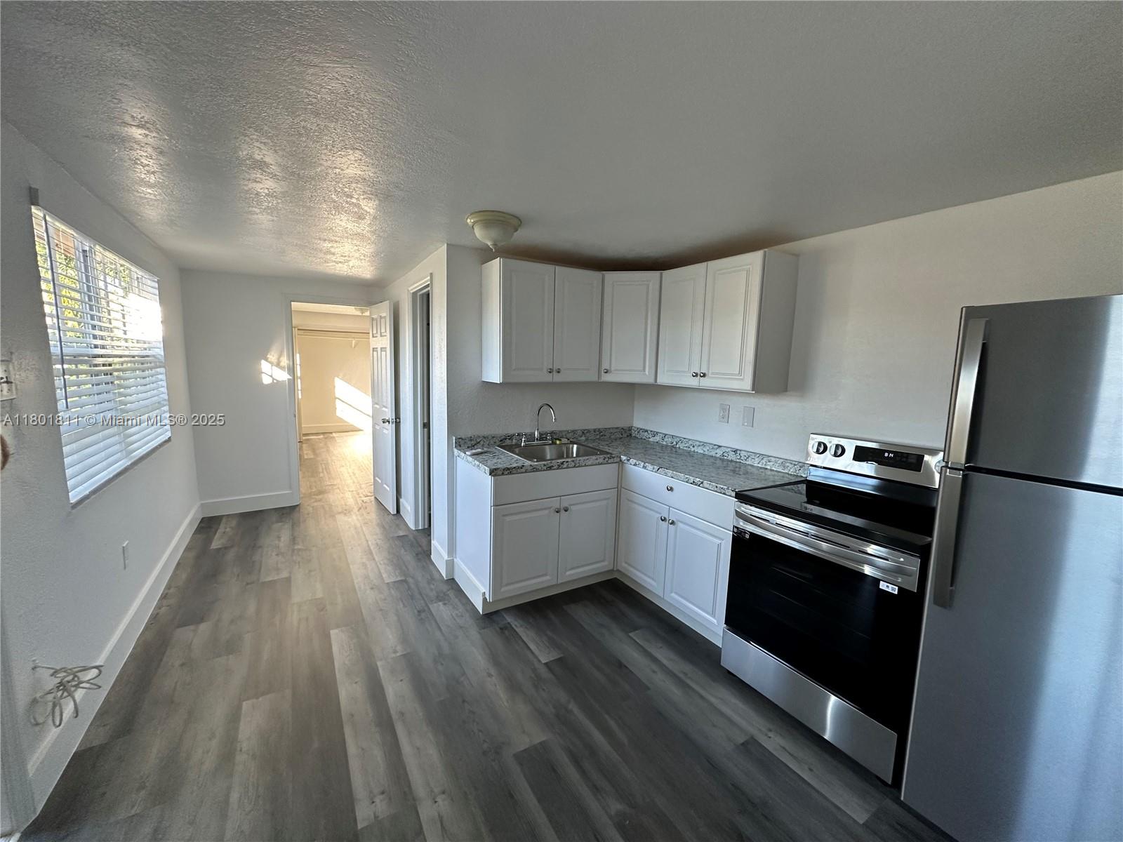 Rental Property at 141 Ne 14th St B, Homestead, Miami-Dade County, Florida - Bedrooms: 1 
Bathrooms: 1  - $1,400 MO.