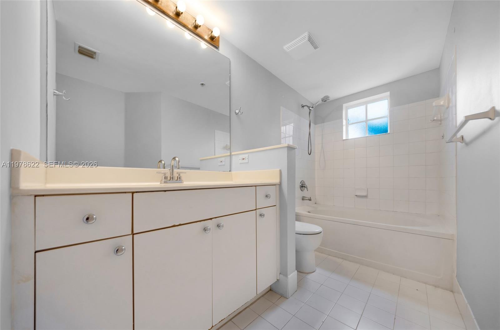 PORTO BELLAGIO CONDO - Residential Lease