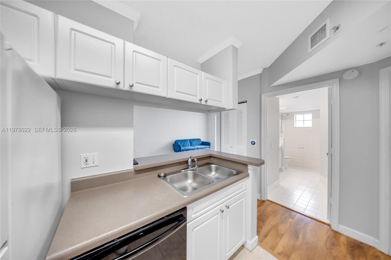 PORTO BELLAGIO CONDO - Residential Lease