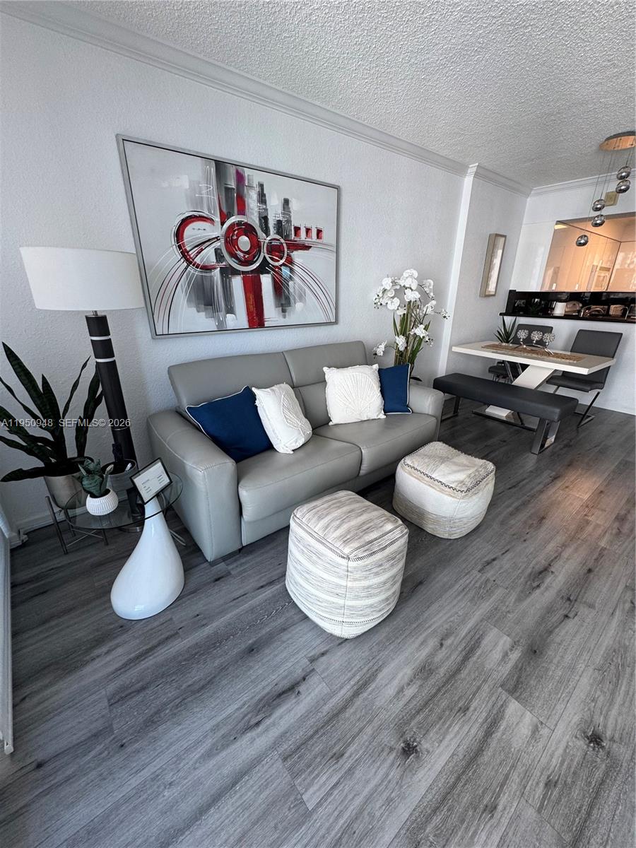 WAVE CONDO - Residential Lease