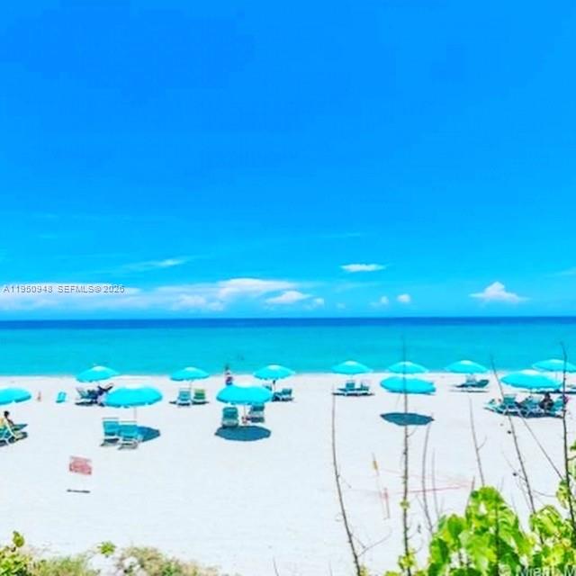 WAVE CONDO - Residential Lease