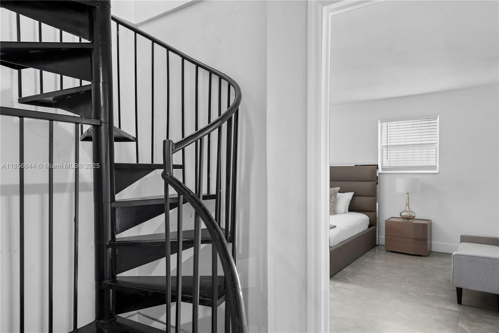 HOLLYWOOD HILLS - Residential Lease