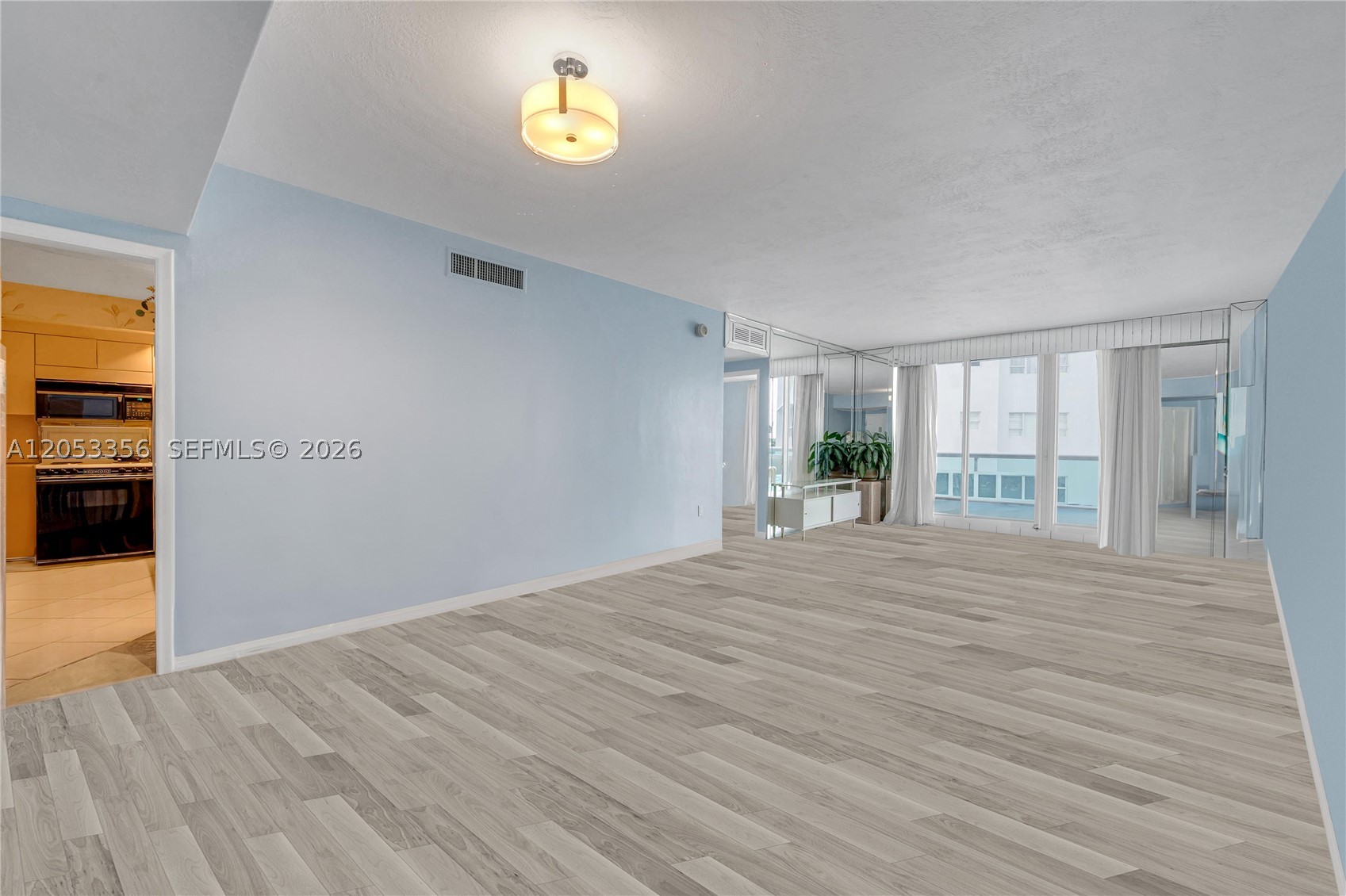 5001 Collins Ave 4E