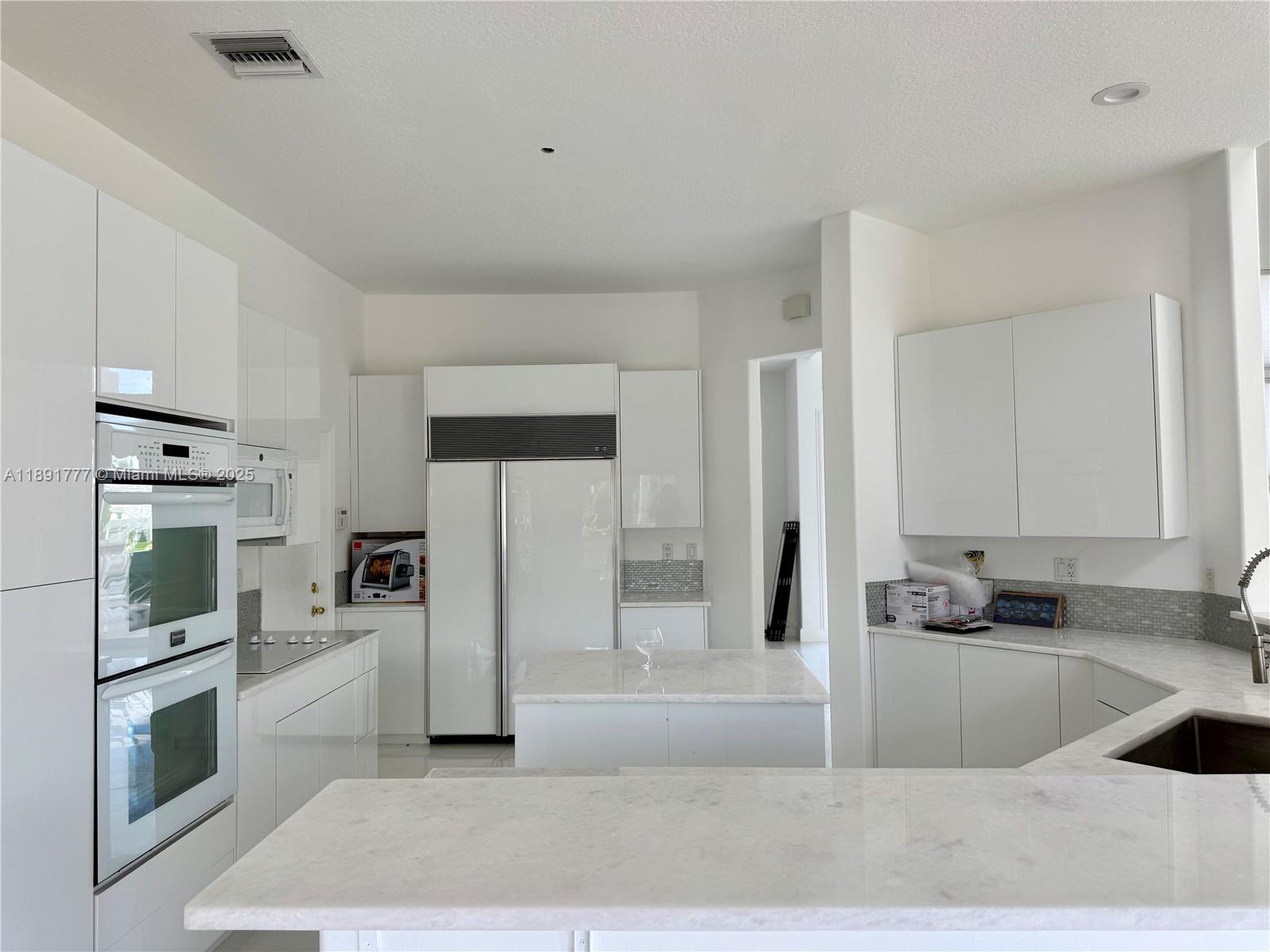 CORAL RIDGE COUNTRY CLUB - Residential