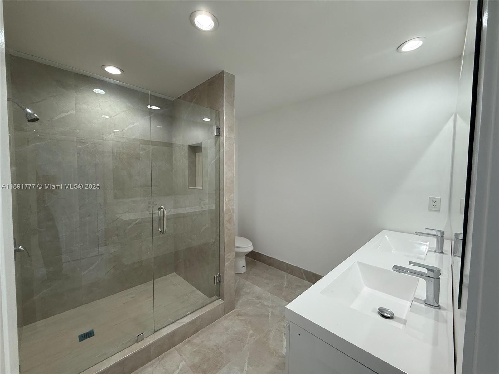 CORAL RIDGE COUNTRY CLUB - Residential