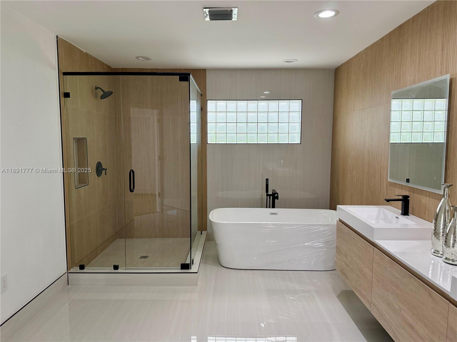 CORAL RIDGE COUNTRY CLUB - Residential