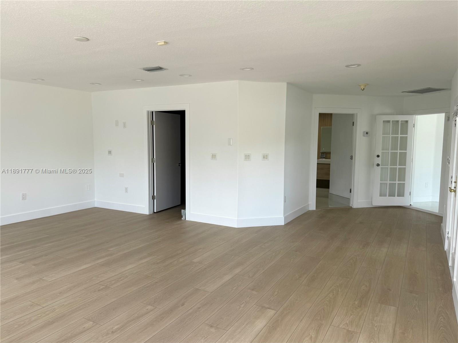 CORAL RIDGE COUNTRY CLUB - Residential