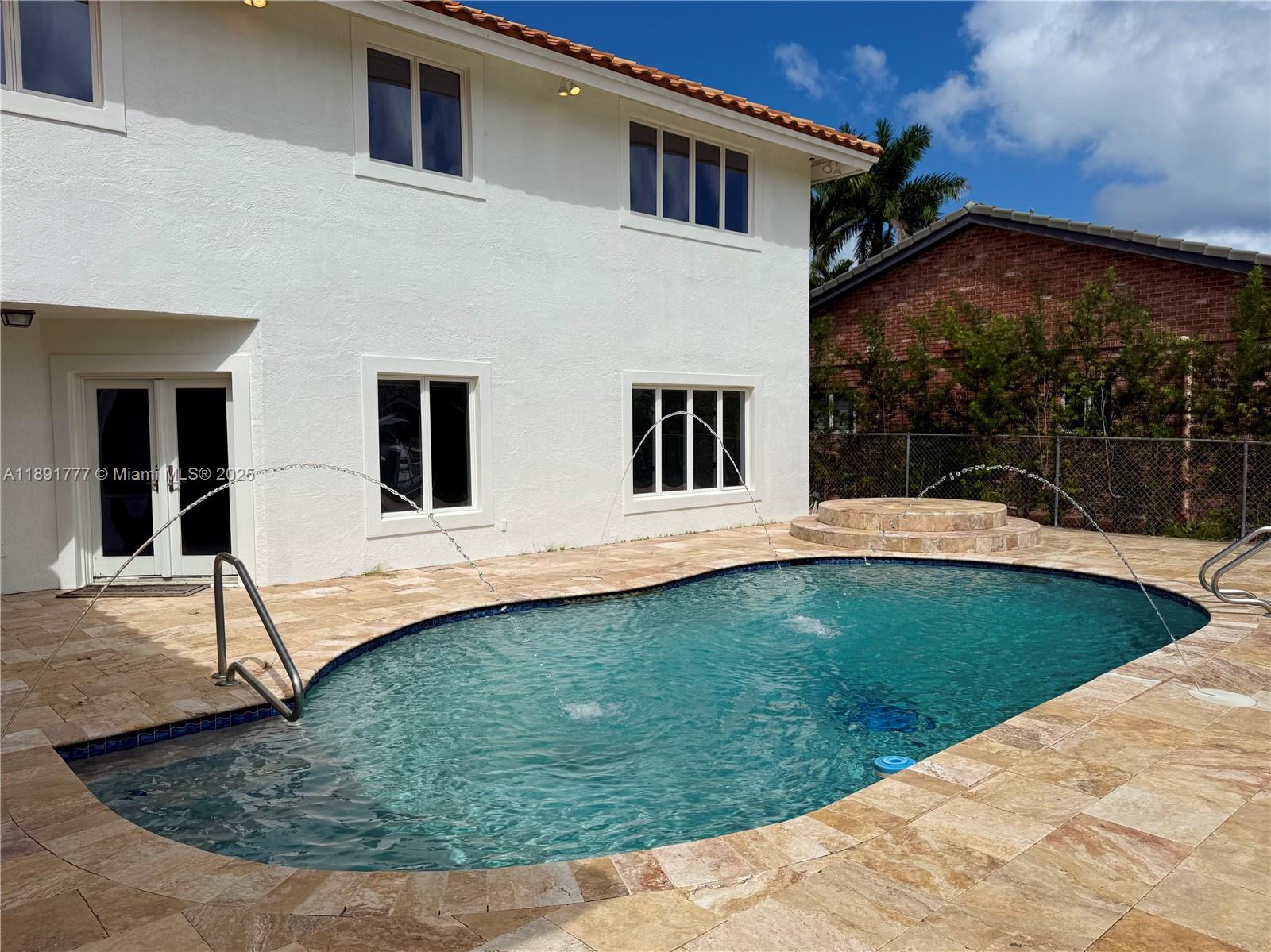 CORAL RIDGE COUNTRY CLUB - Residential