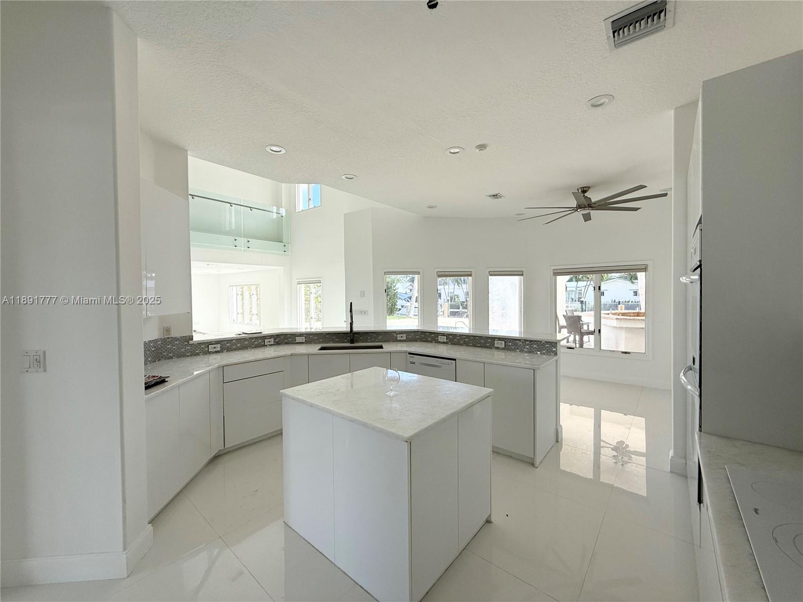 CORAL RIDGE COUNTRY CLUB - Residential