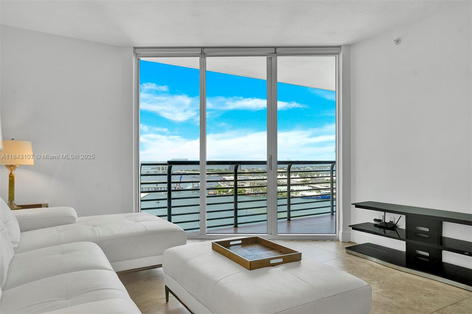 335 S Biscayne Blvd 2910