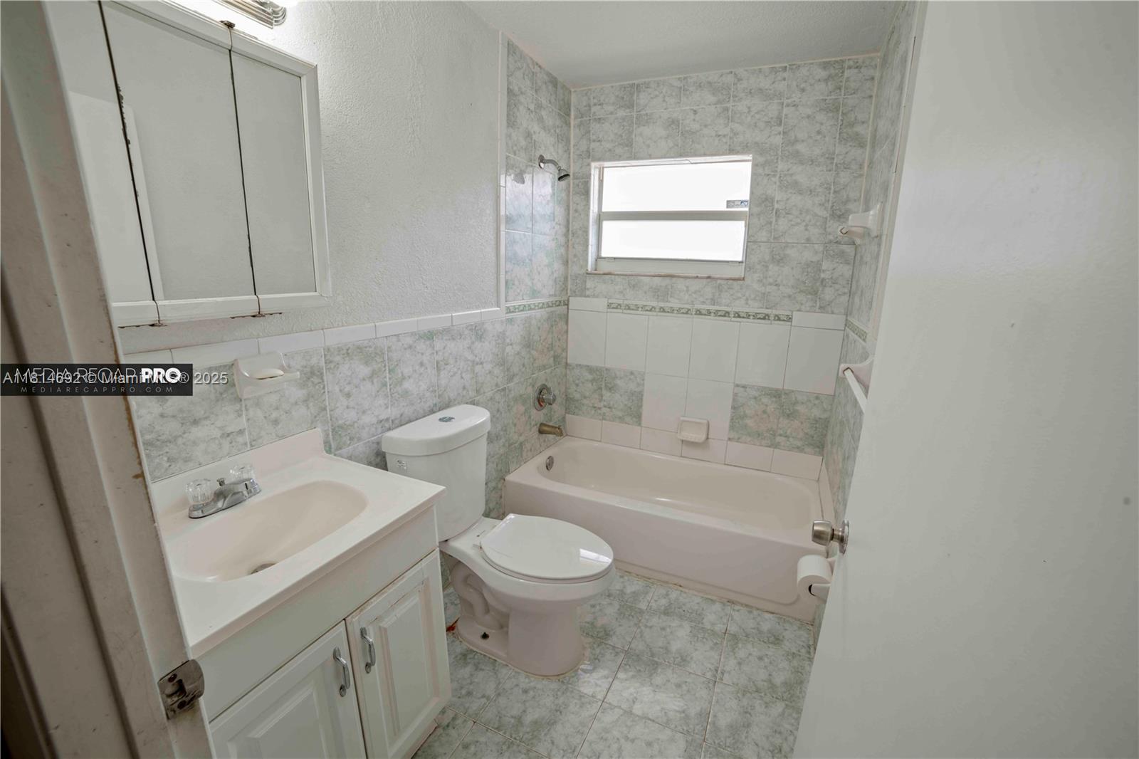 GOLDEN GLADES PARK 2ND AD - Residential
