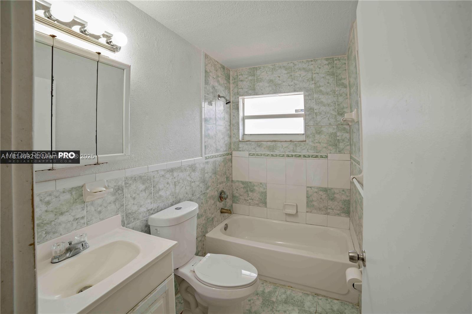 GOLDEN GLADES PARK 2ND AD - Residential