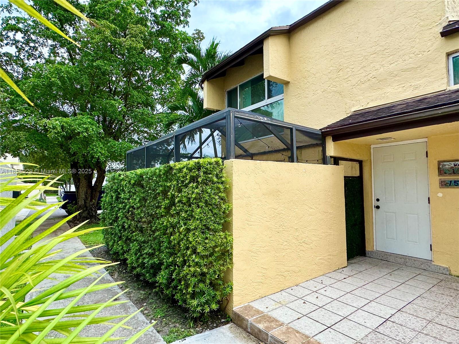 PINEBROOKE CONDO R - Residential Lease